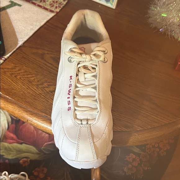 K-Swiss Women’s White and Hot Pink accents size 10. Only been worn twice! MMAO - Picture 5 of 16